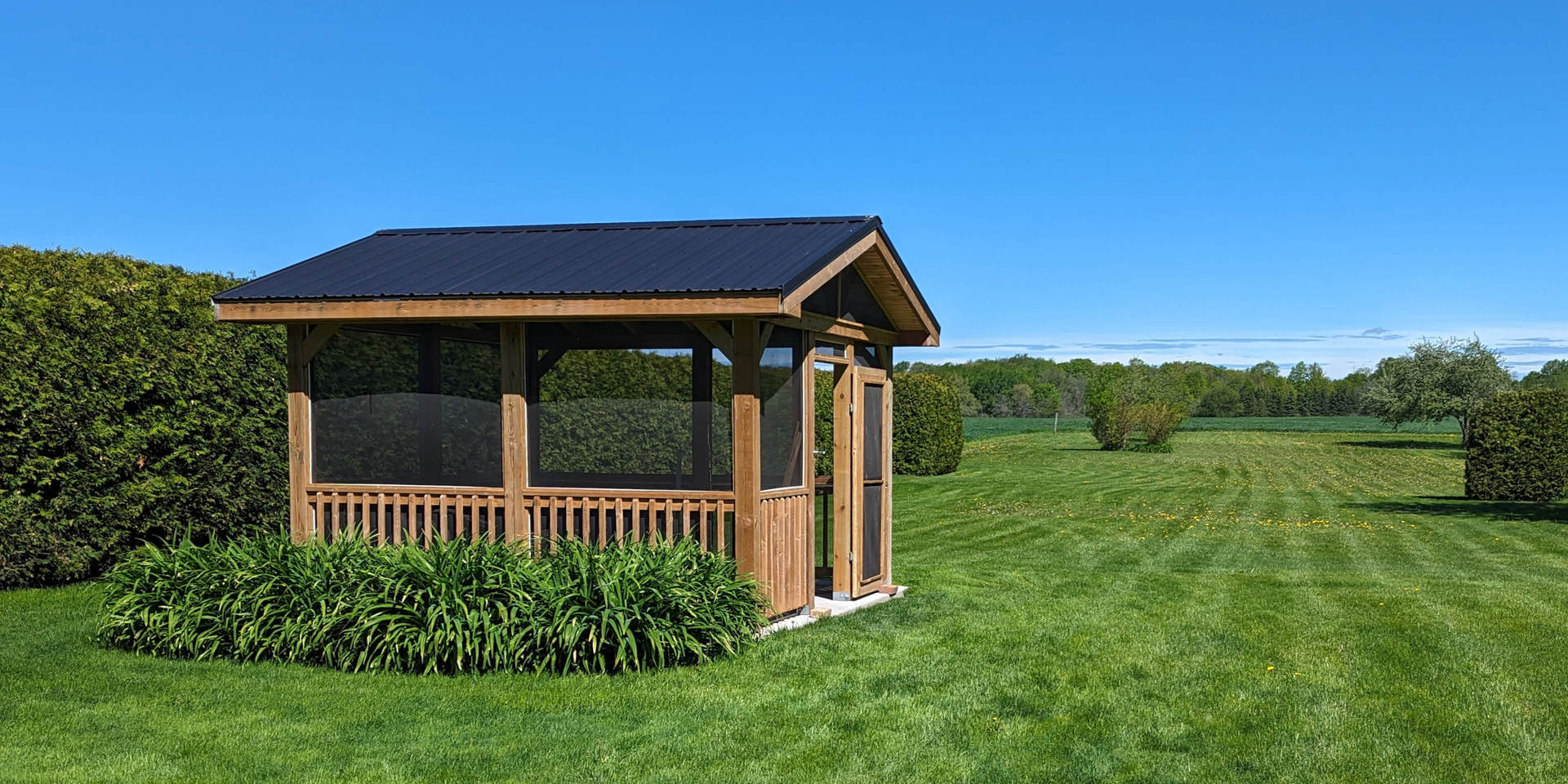 Dann's Screens And More - Screen Doors, Windows Screens, Retractable Screens projects in London Ontario and Lucan region